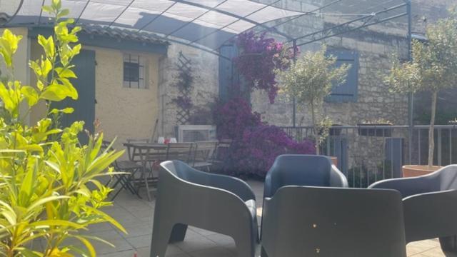 Le Grand Rouget Apartment บูแคร์ ภายนอก รูปภาพ